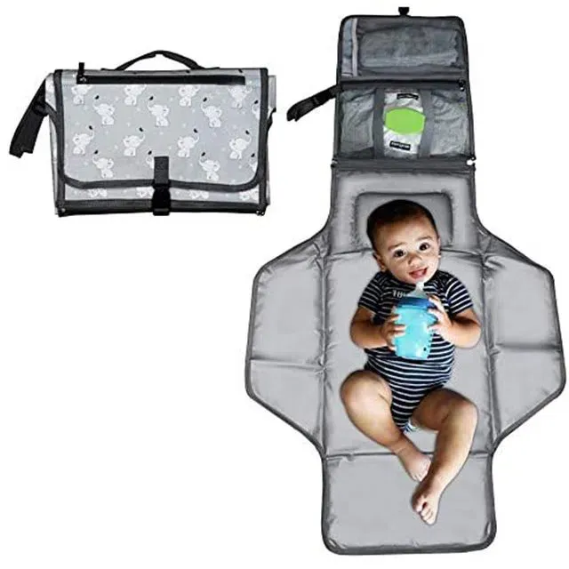 बोतल पॉकेट के साथ डायपर बैग
